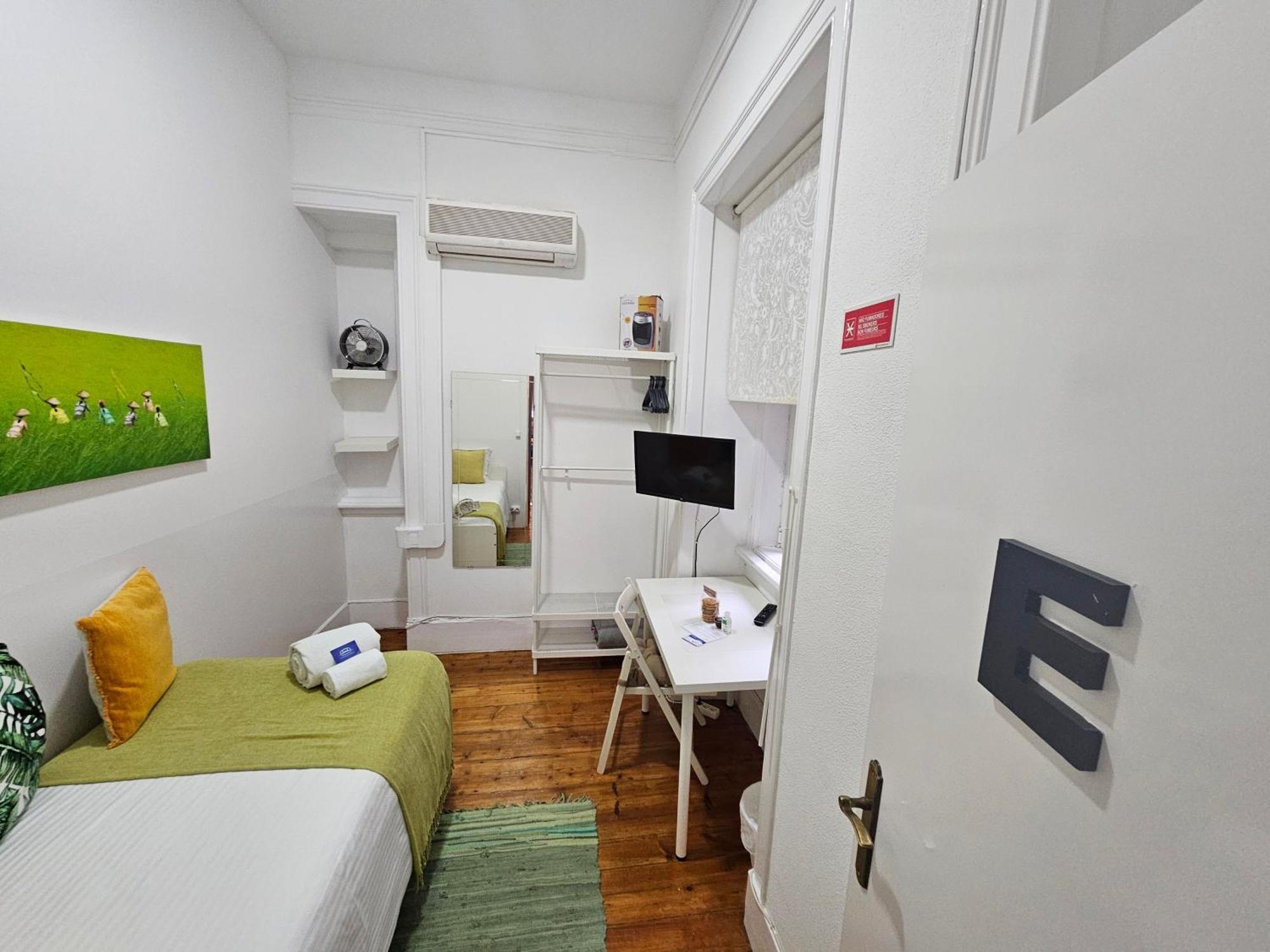 Almirante Guesthouse Lisbon Ruang foto